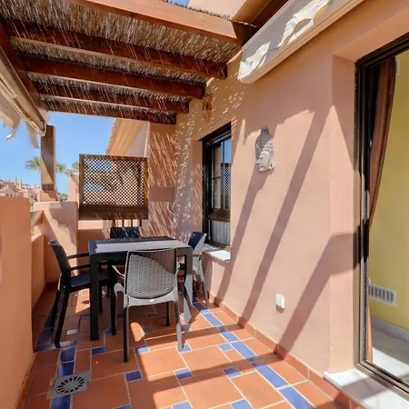 Fairytale Hacienda Del Sol 3 Bedroom Flat *